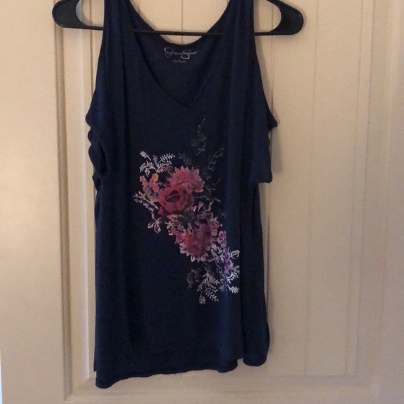 Cold Shoulder 🌺Floral🌸 Top - Picture 2 of 5